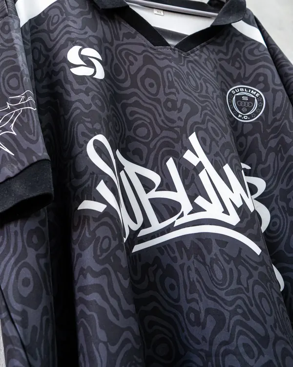 Camiseta oficial de Sublime con grafiti